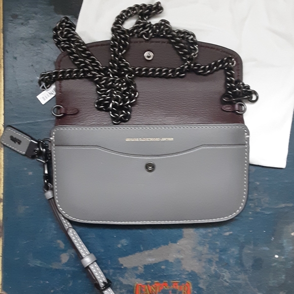 Coach Glove Tanned Leather Wristlet Crossbody - Picture 3 of 6